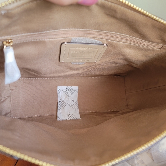 NWT Coach C7261 Kacey Satchel Colorblock Signature Canvas Ivory Pebbled Leather - Picture 13 of 16